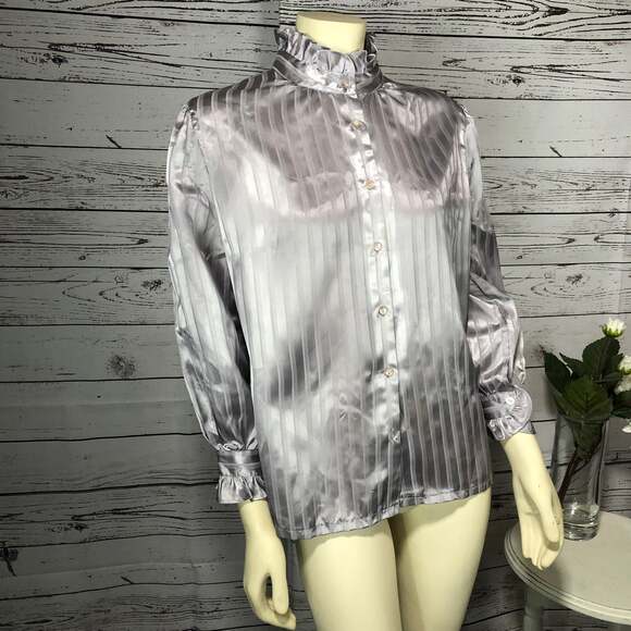 Vintage Alexander’s grey stripped blouse with ruffled neck and cuffs size 40 - Picture 4 of 11
